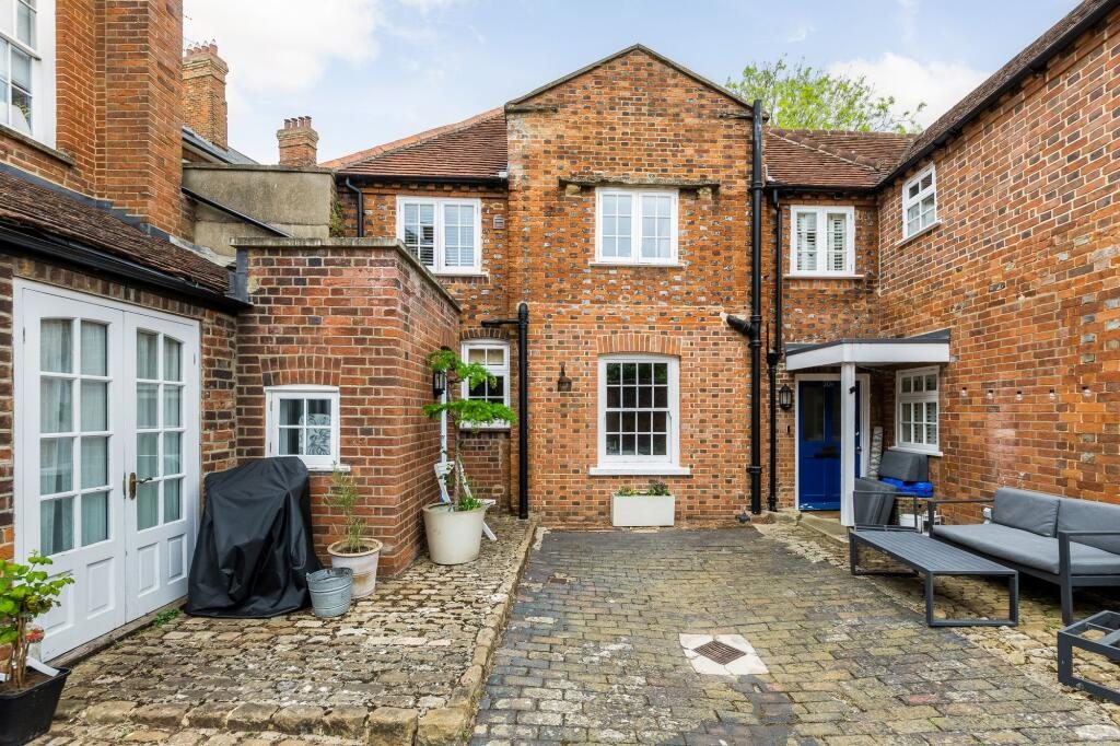 Property main image