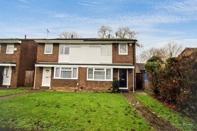 Property on Narromine Drive, RG31 7ZL