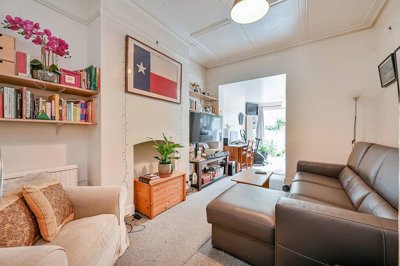 Property on Bramley Road, W5 4ST