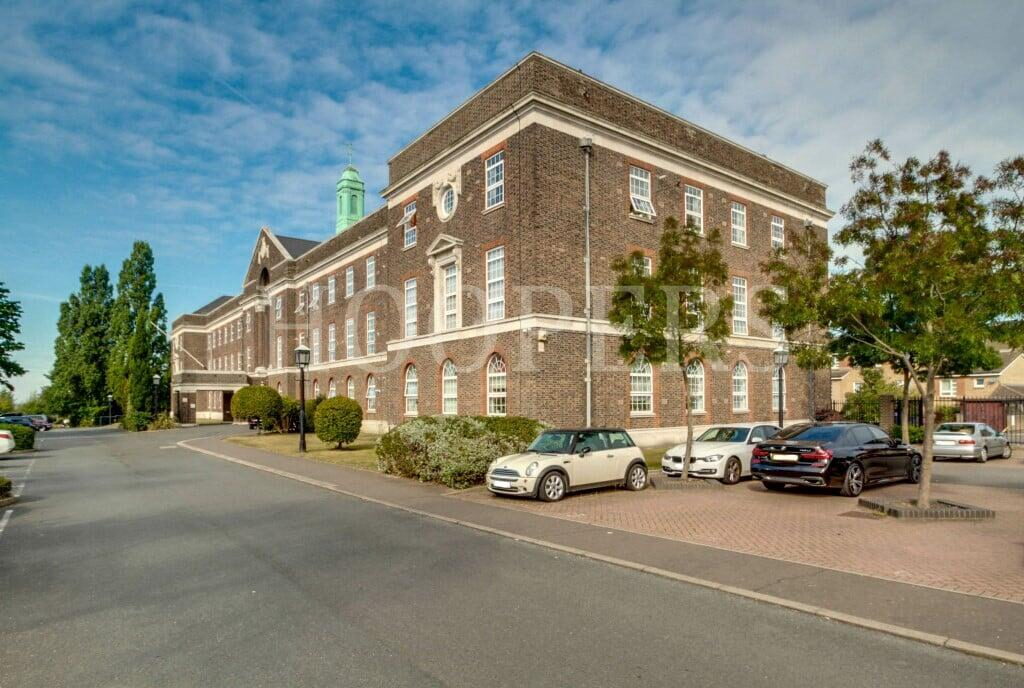 Property main image