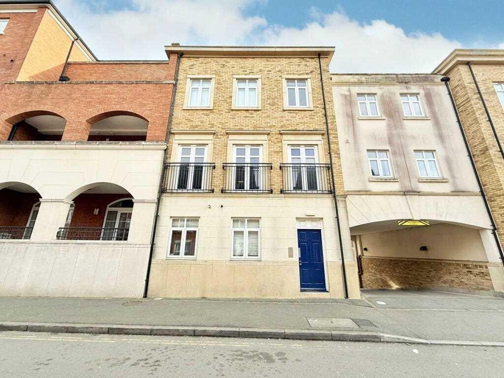 Property main image