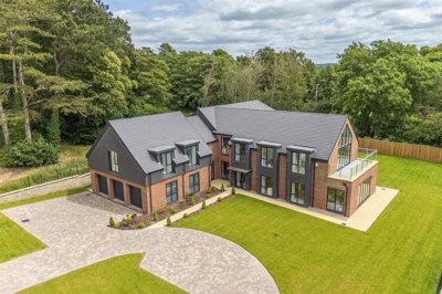 Property on DH1 3FT