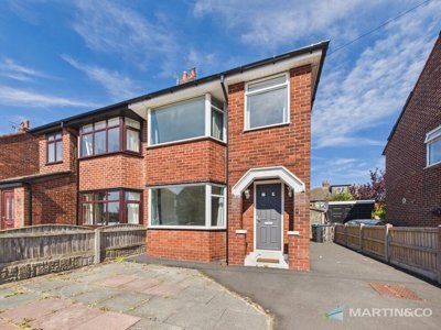 Property on Ainsdale Avenue, FY2 0ET