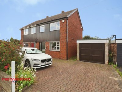 Property on S61 1NN