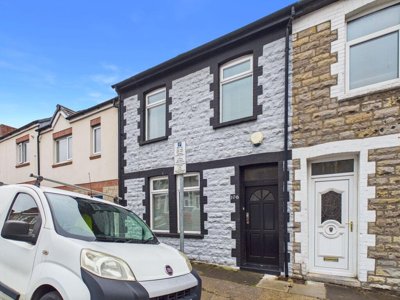 Property on Queen Street, CF62 7EF