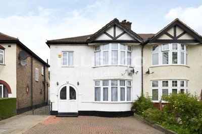 Property on Devonshire Road, NW7 1DL