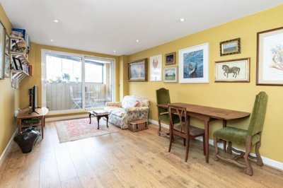 Property on Herne Hill, SE24 9QL